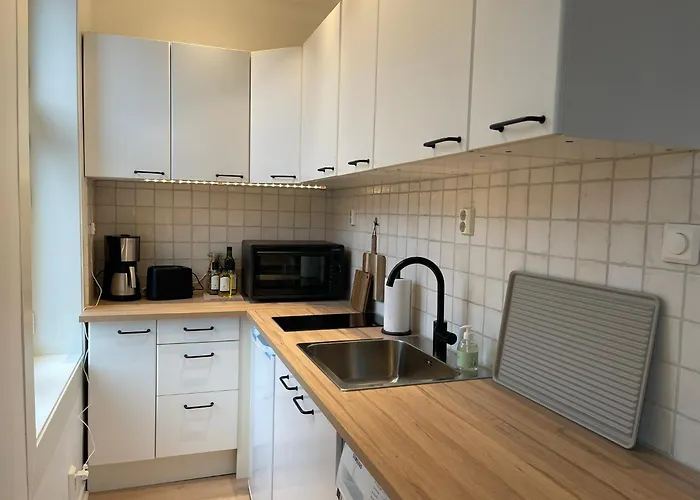 Quiet Apartment, Trendy Gruenerlokka